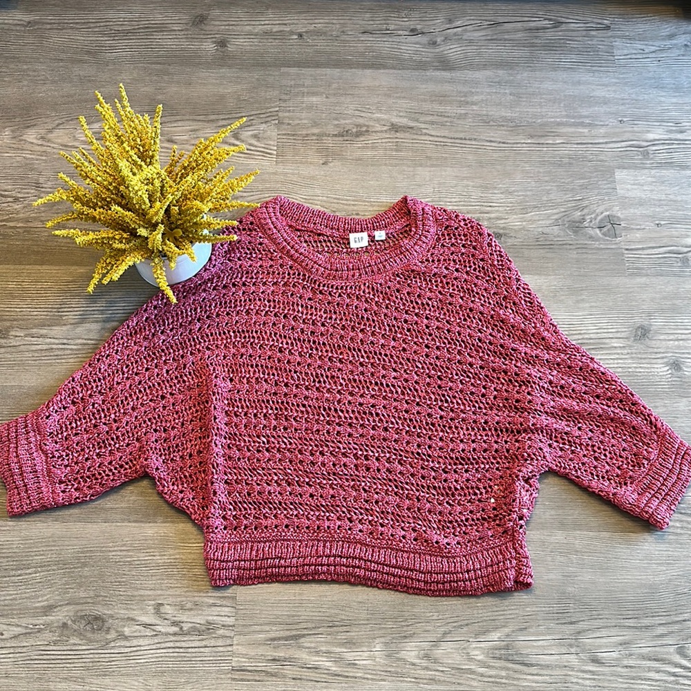 Beautiful Gap Mauve Sweatersize Small,Super Comfy & Super Cute!!